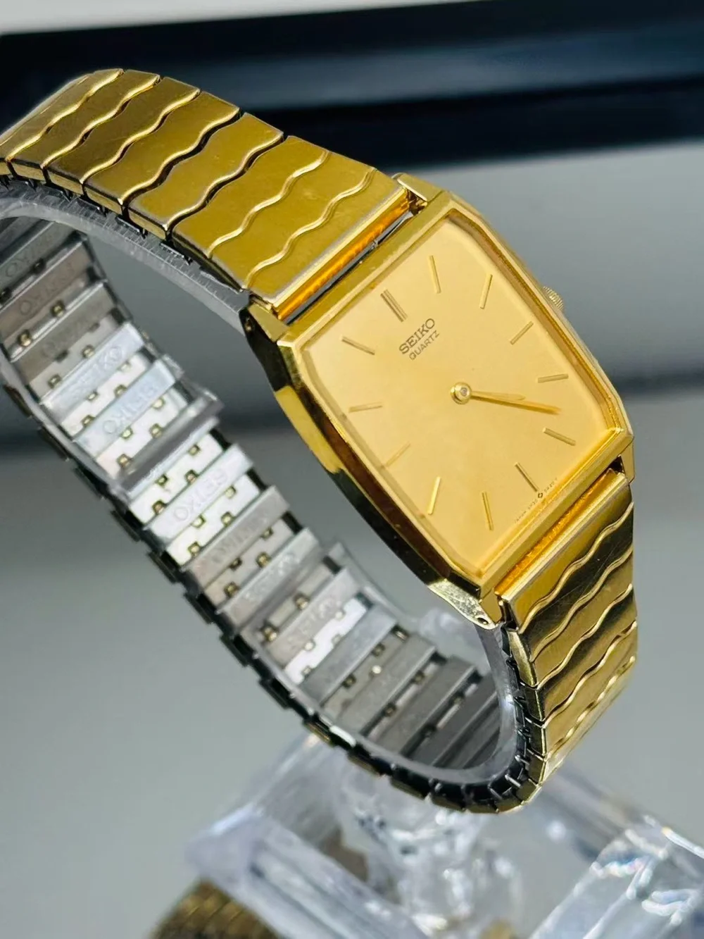 Vintage Seiko Quartz Rectangular Dress Men Watch 5930-5420 New Battery Runs